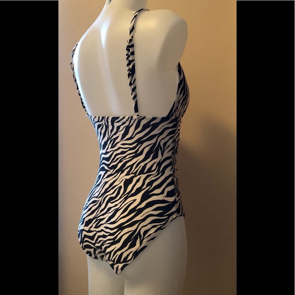 RUCHED DEEP V-NECK ONE PIECE SWIMSUIT 🩱 SIZE SMALL - Picture 10 of 13